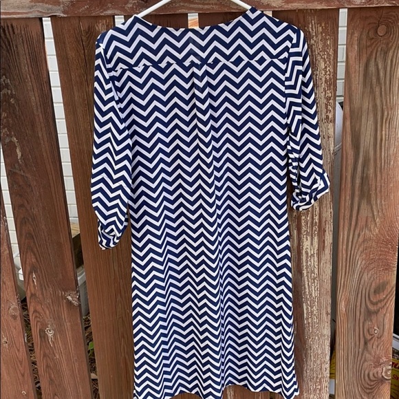 Chevron dress with front zipper - Picture 7 of 8